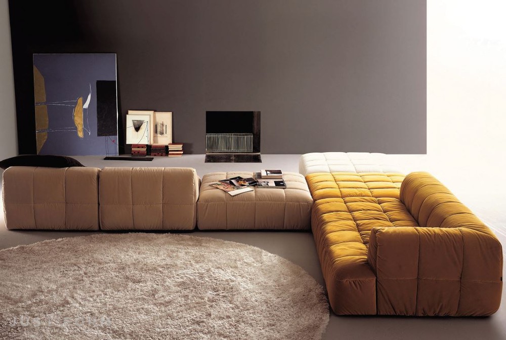 Стильные большие диваны для гостиной: 4 популярных стиля