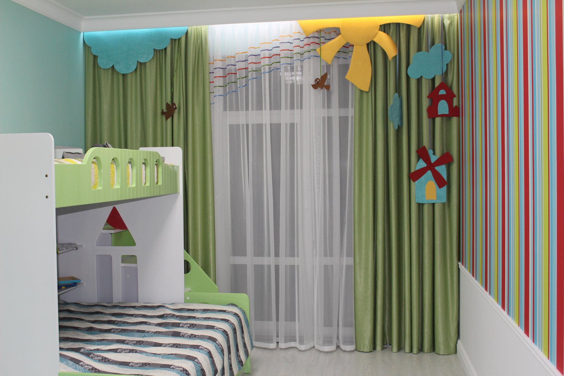 Шторы в детскую: 122 фото идеального сочетания цвета и стиля занавесок в детской комнате