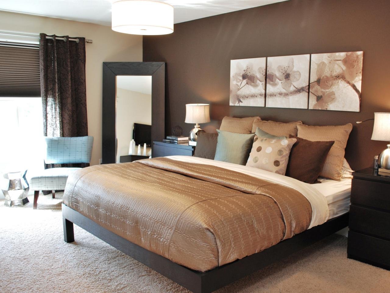 Дизайн спальной комнаты в коричневых тонах