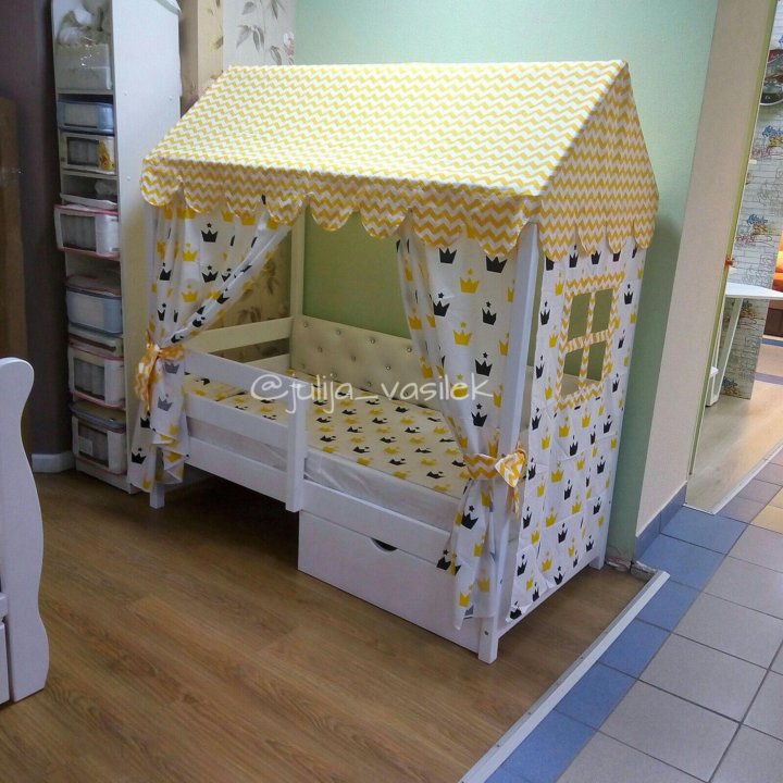 Детская кроватка-домик: с крышей, для девочек и другие примеры, фото дизайна