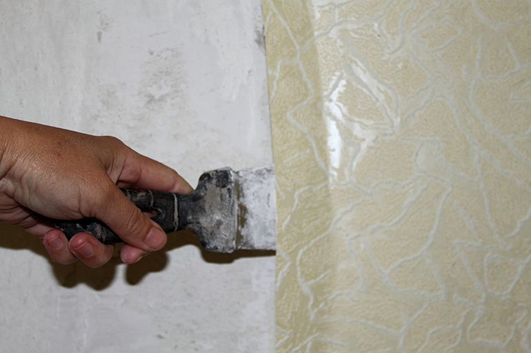 Как отодрать обои от стены: как быстро и легко удалить старое бумажное или виниловое покрытие с гипсокартона или иной поверхности?
