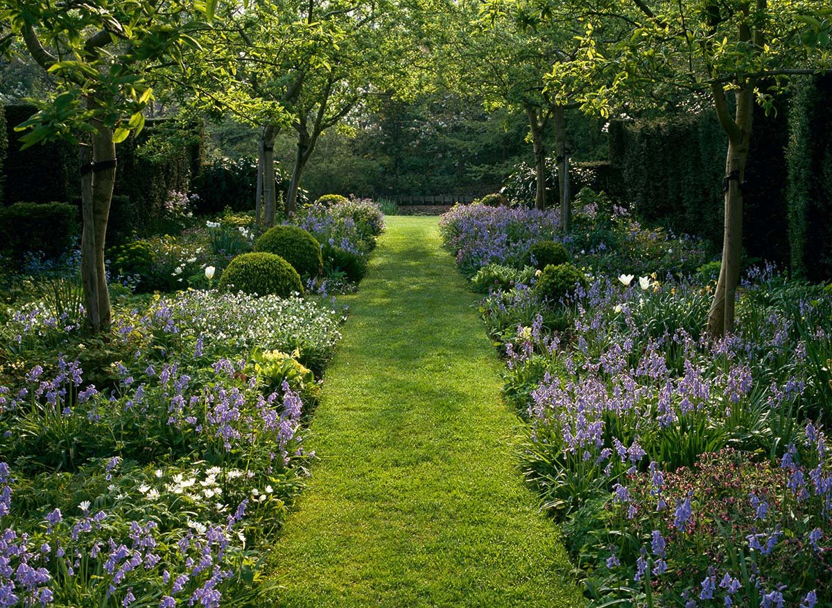 Английский пейзажный сад цветники
