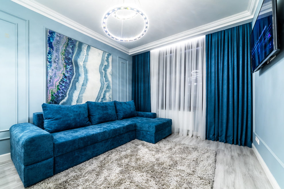 «голубой диван в интерьере: самые стильные комбинации»