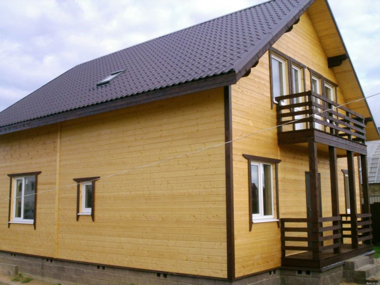 Чем обшить деревянный дом снаружи: выбор и особенности материалов