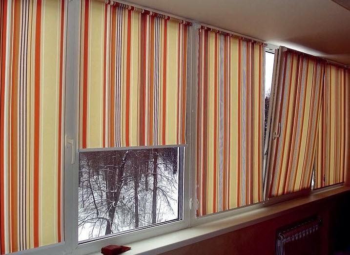 Карниз на липучке для пластиковых балконных окон – как повесить шторы и занавески