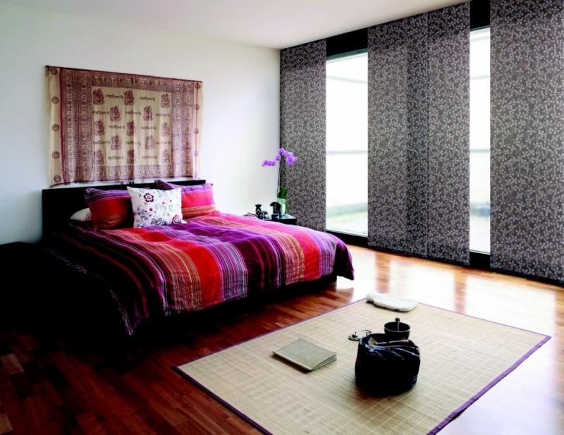 Японские шторы в интерьере спальни, кухни, гостиной для зонирования комнаты
 - 35 фото