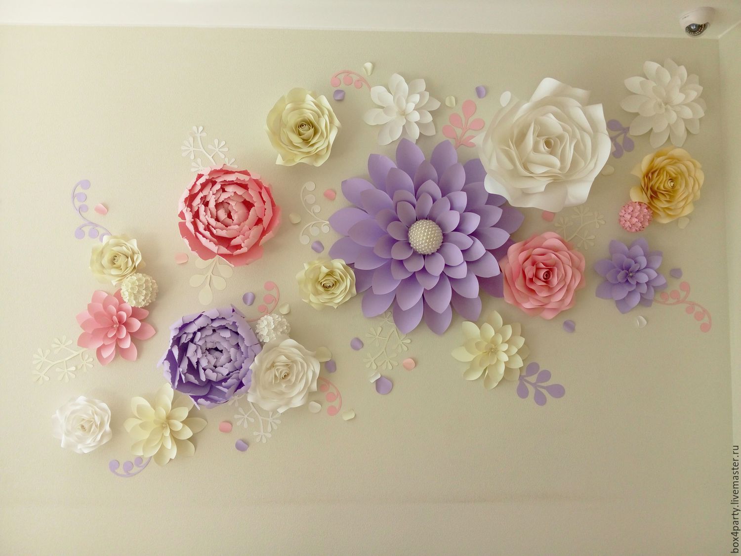 Цветы из бумаги для украшения зала своими руками