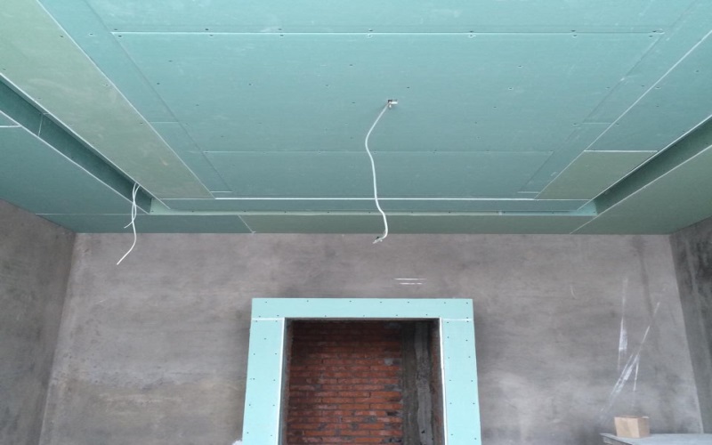 Потолок из гипсокартона своими руками: инструкция по монтажу и видео