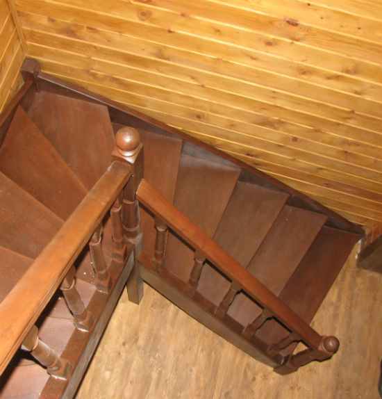 Угловая лестница на второй этаж своими руками