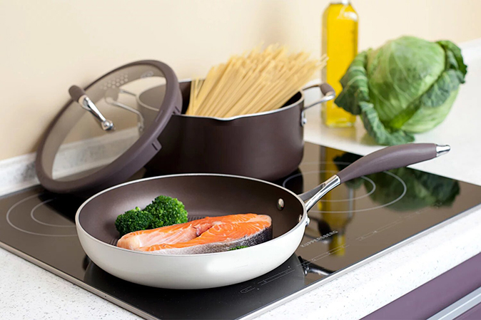 Как выбрать сковородку: с каким материалом покрытия самые лучшие для жарки