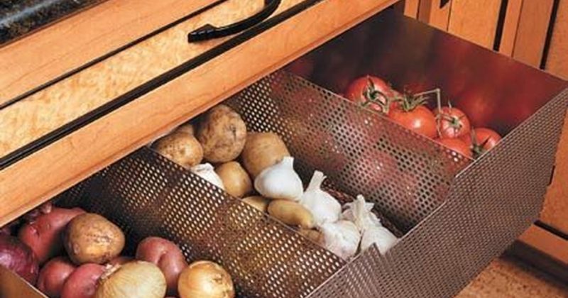 Как хранить овощи на балконе зимой: делаем термоящик с подогревом и без
