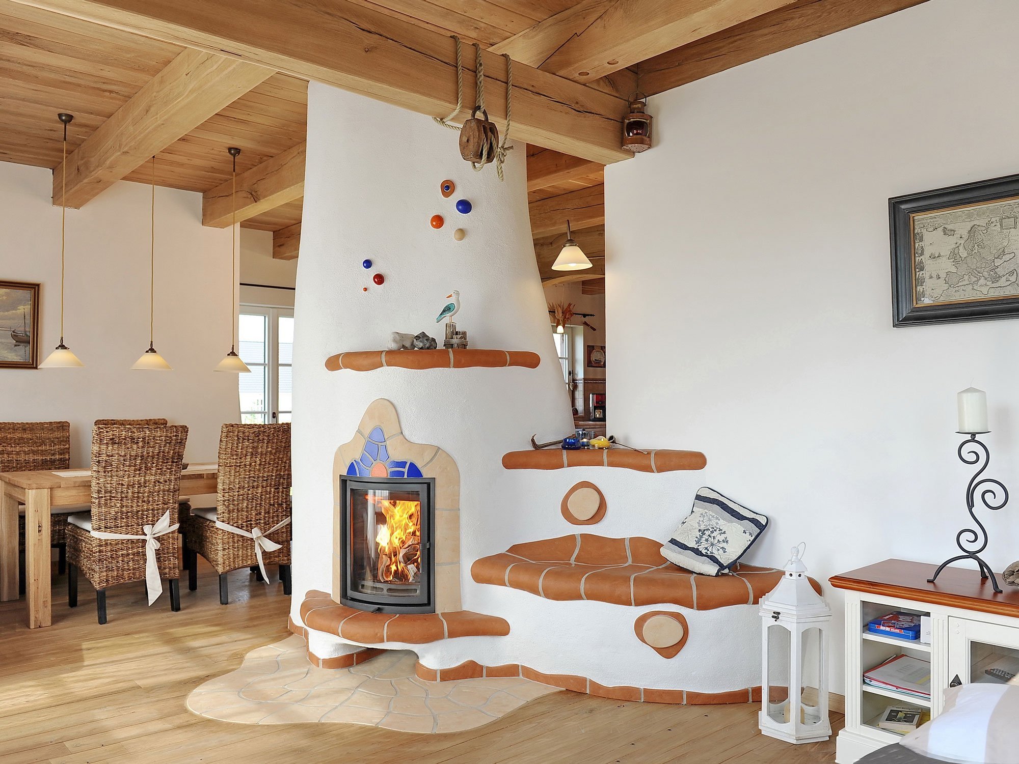 Русская печь в интерьере современного деревянного дома
