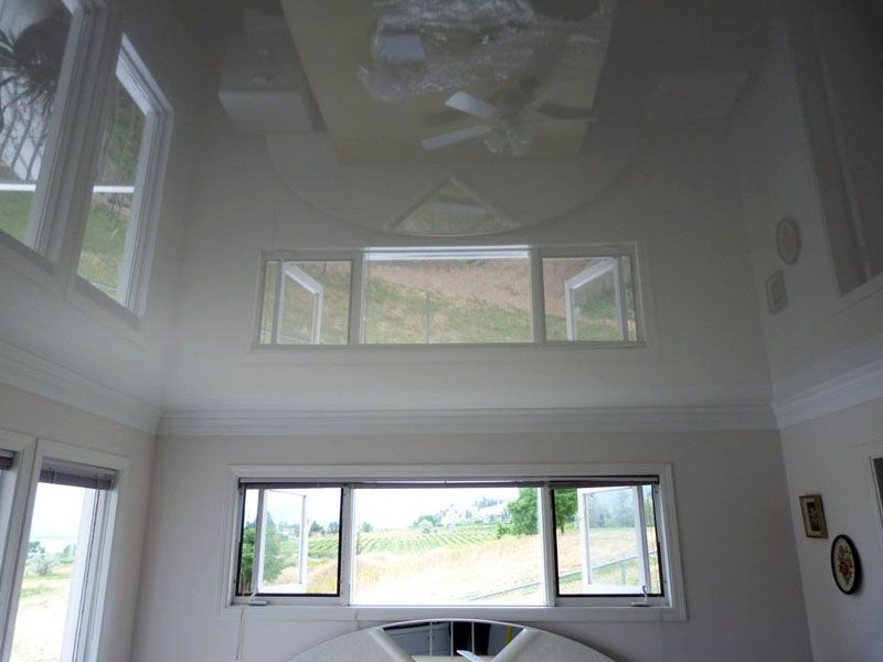 Какой натяжной потолок лучше матовый или глянцевый?