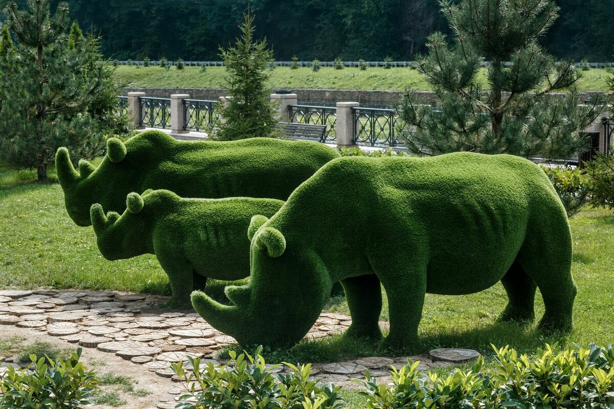 Садовая скульптура своими руками. как сделать фигуру из искусственной травы | стройка и дизайн | дача