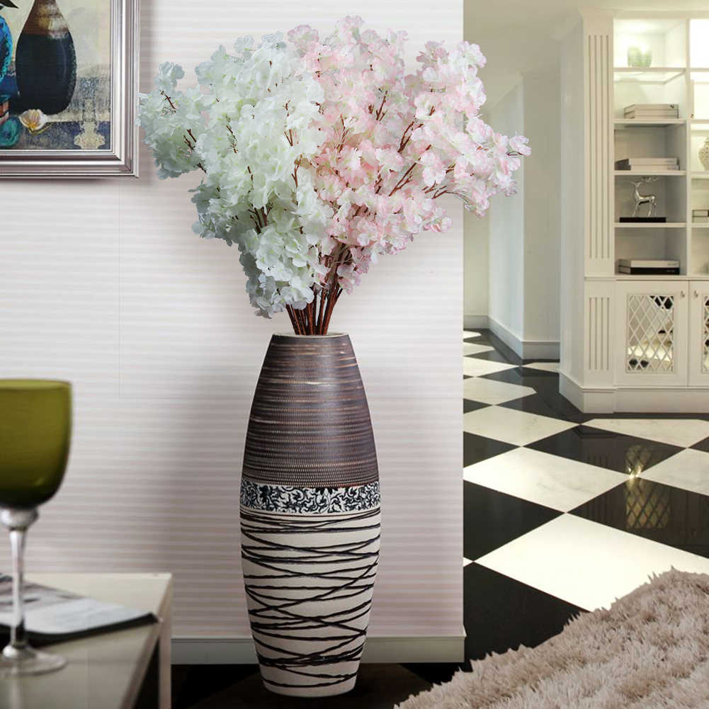 Что кроме цветов можно поставить в вазу. Интерьерные вазы. Красивые напольные вазы. Вазы для декора интерьера. Декор для напольной вазы.