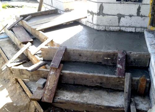 Изготовление лестниц из бетона: 3 этапа