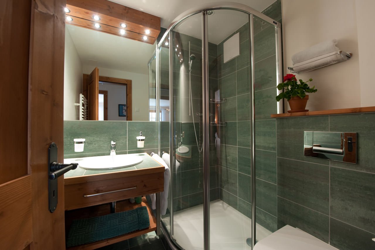 Ванная комната с душевой кабиной дизайн - делимся опытом оформления