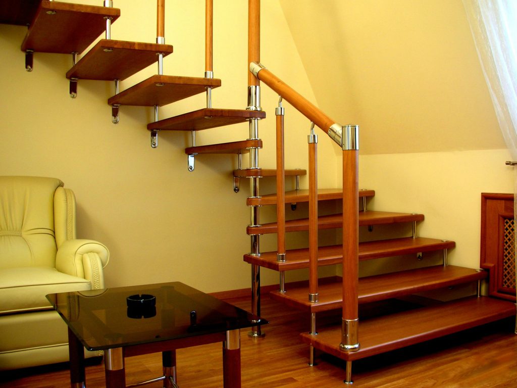 Консольная лестница: способы крепления лестниц в стене- преимущества метода +подробности в видео и фото