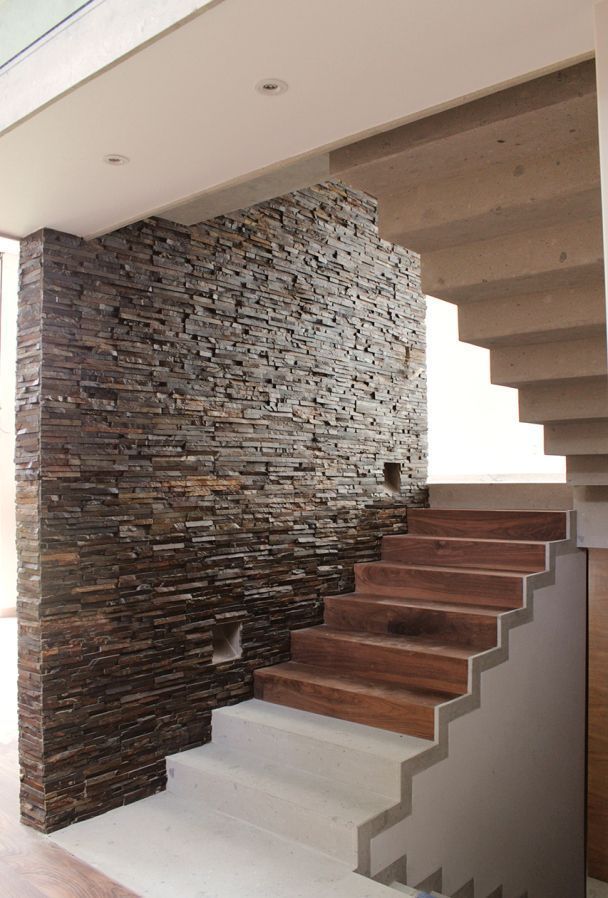 Ступени из камня для лестниц - натуральные и искусственные: выбор и правильная установка
