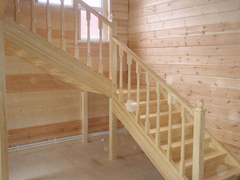 Деревянные лестницы на второй этаж эконом-класса своими руками: инструкция, чертежи, варианты для дома и дачи