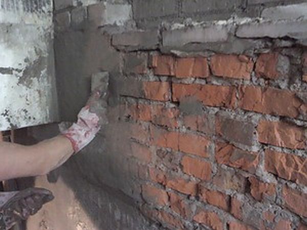 Как заштукатурить кирпичную стену: выбор смеси и порядок работ