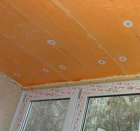 Как эффективно и просто утеплить потолок на балконе