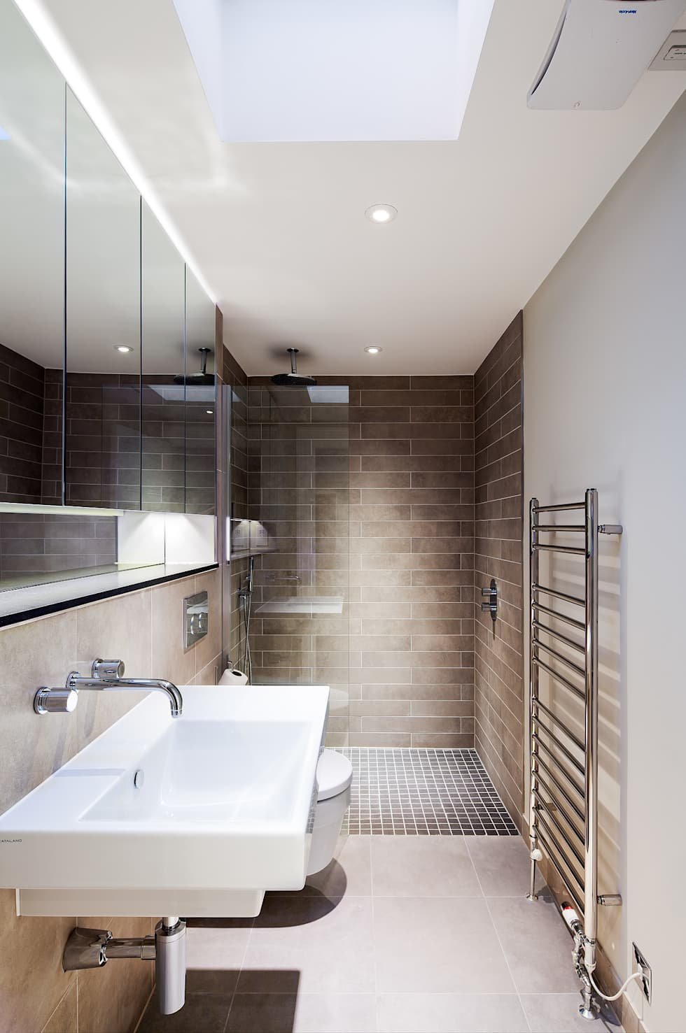 Дизайн узкой и длинной ванной комнаты. секреты удачного дизайна длинной узкой ванной комнаты: фото и практичные рекомендации