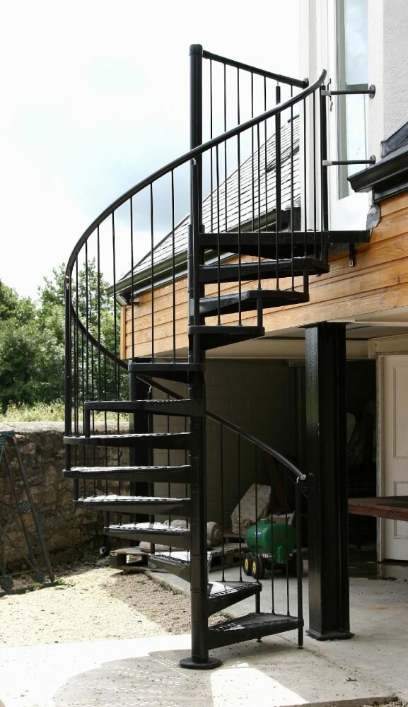 Металлическая лестница на крышу дома своими руками — обзор вариантов и характеристик, технология монтажа