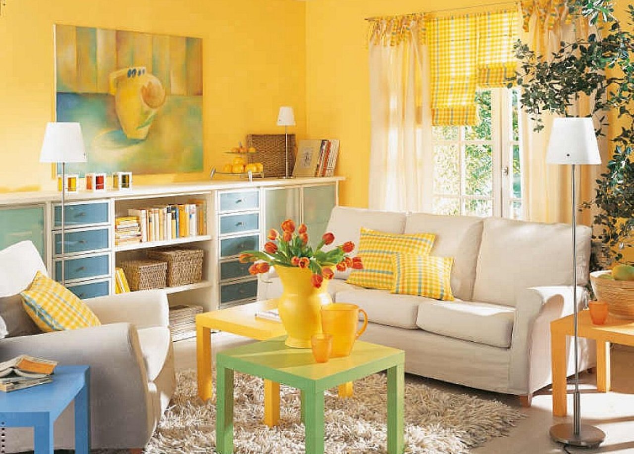 Сочетание лимонного цвета. Желтая гостиная. Желтый интерьер. Желтый цвет в интерьере. Желтые стены в интерьере.