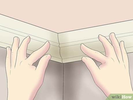 Как правильно наклеить потолочный плинтус - инструкция