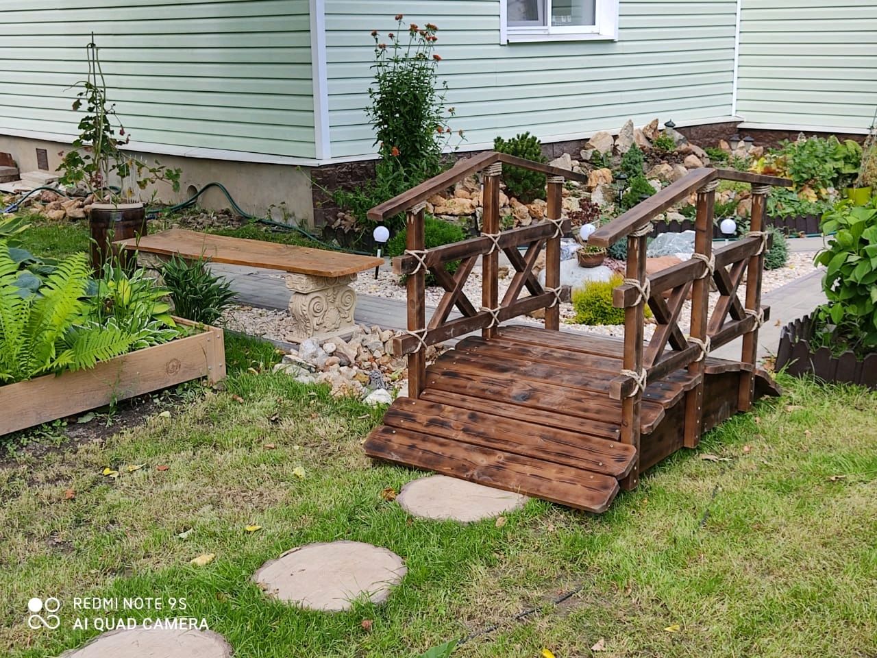 Декоративный мостик для сада: как сделать своими руками, фото