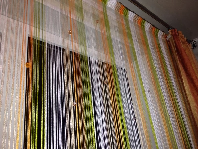 Нитяные шторы в интерьере кухни: виды, изготовление своими руками