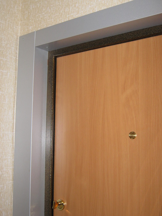Как оформить откосы входной двери внутри квартиры: варианты отделки