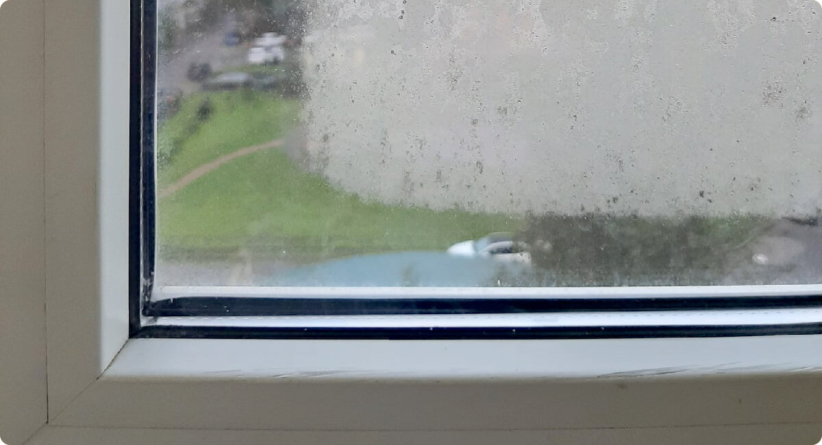 Запотевают окна на балконе что делать: почему потеют лоджии, стекла пластиковые