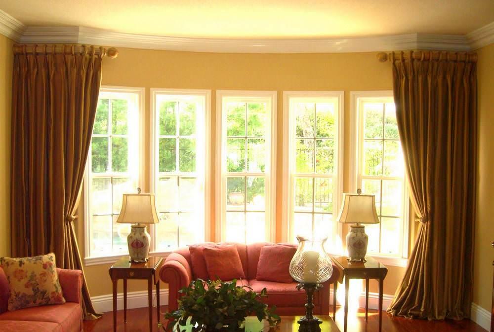 Шторы в гостиную в современном стиле, варианты оформления окна + фото