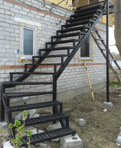 Лестницы на металлокаркасе: виды и конструктивные особенности (65 фото)