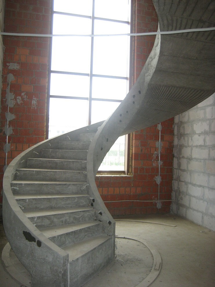 Бетонная винтовая лестница на второй этаж своими руками