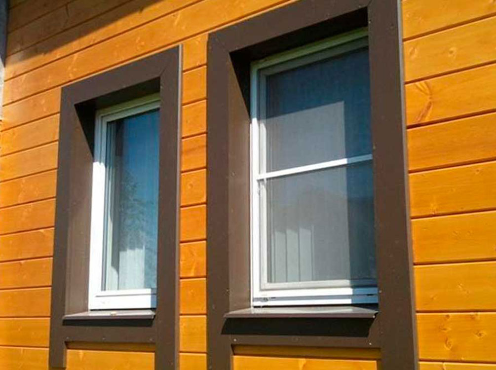 Как отделать окно внутри деревянного дома?