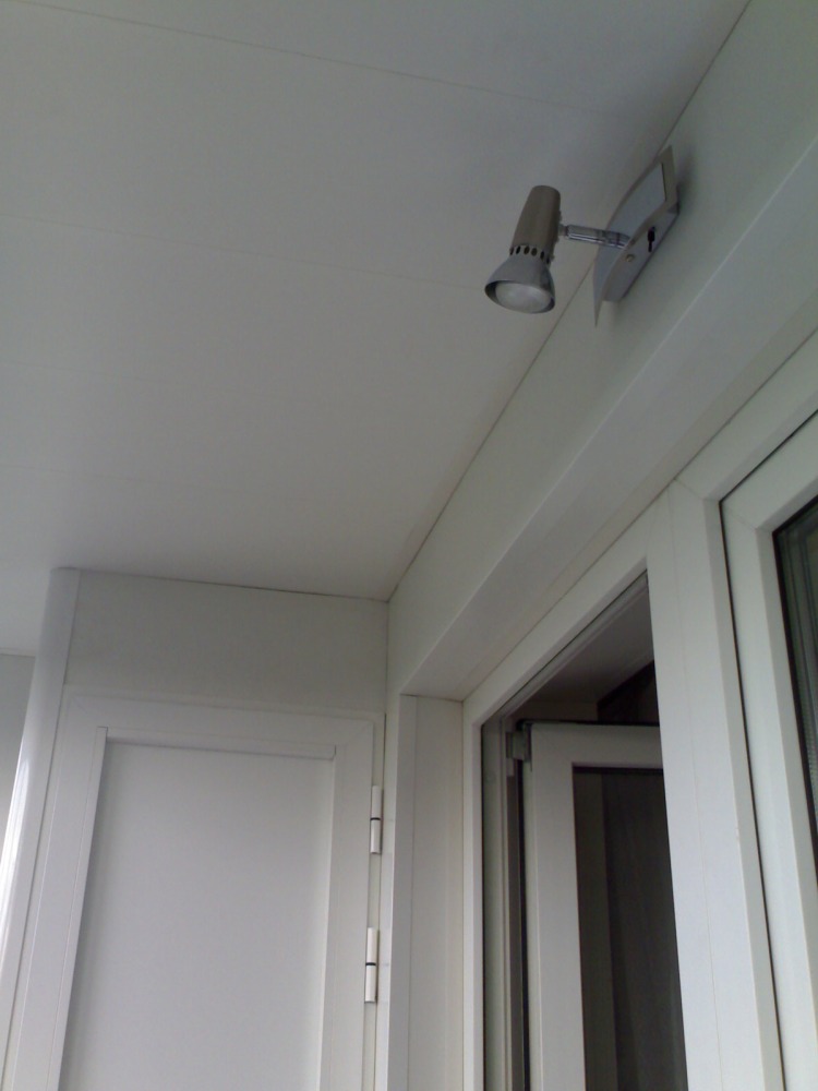 Освещение на балконе: выбор светильников и правила монтажа + фото идеи