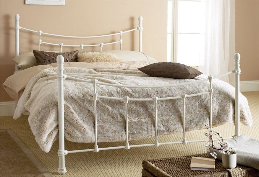Кованые кровати в современном интерьере спальни + 75 фото примеров моделей