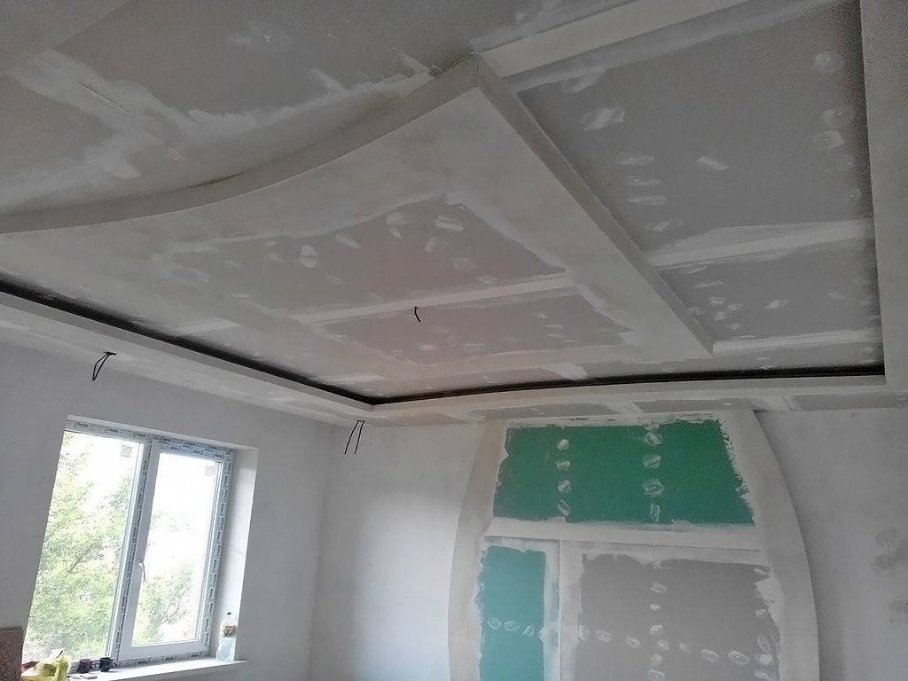 Шпаклюем потолок из гипсокартона под покраску