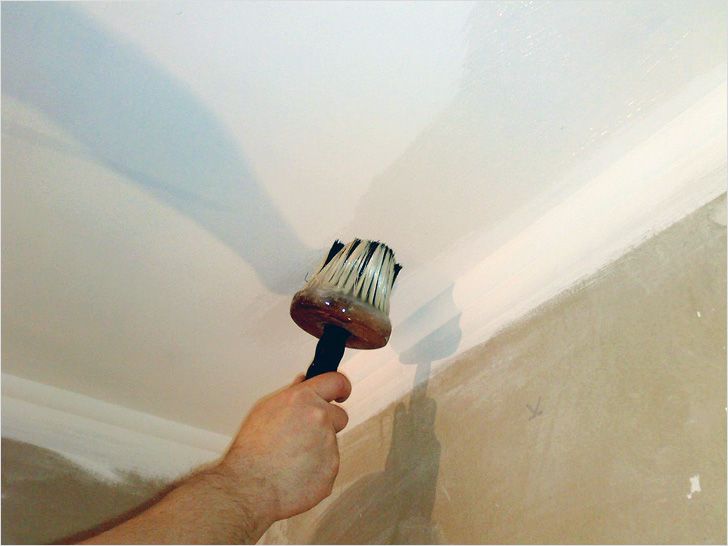 Как побелить потолок водоэмульсионной краской?