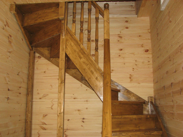 Как прикрепить ступени для лестниц из дерева