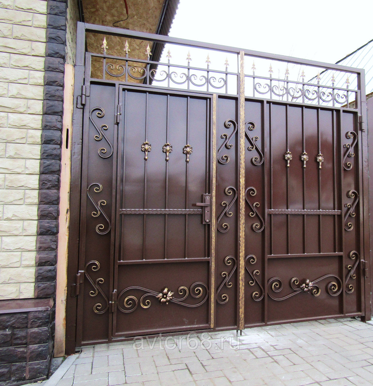 Железные ворота для частного дома с калиткой фото