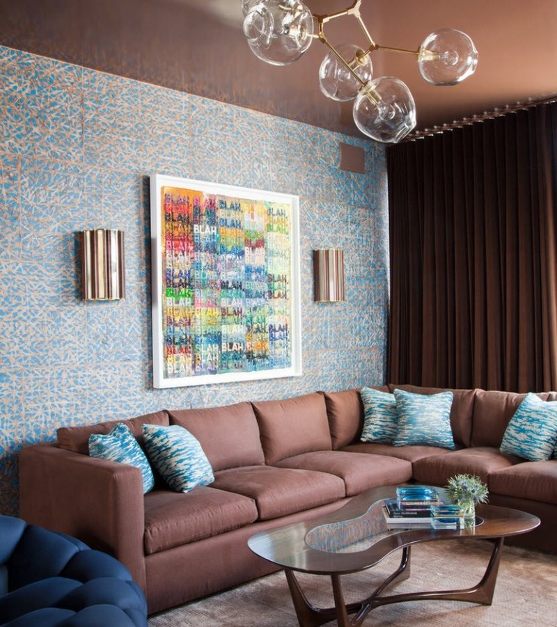 Оттенки бежевого: сочетание с другими цветами в интерьере: гостиная комната в бежевых тонах с яркими акцентами - 33 фото